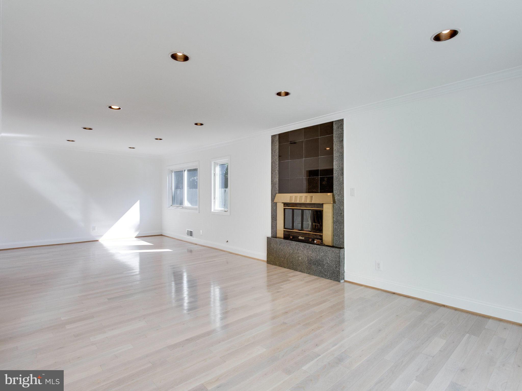 8708 Postoak Road Potomac, MD 20854 - Photo 21 of 30 Family Room
