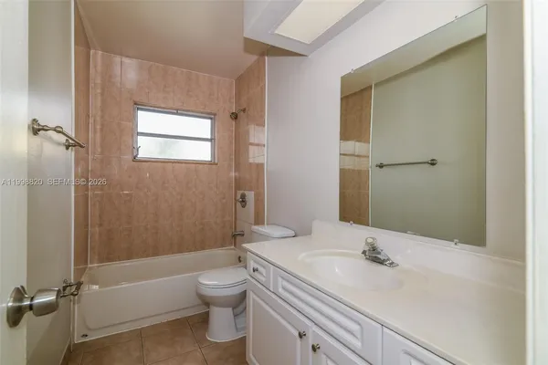 $2,435 | 161 Northeast 20th Street, Pompano Beach, FL 33060