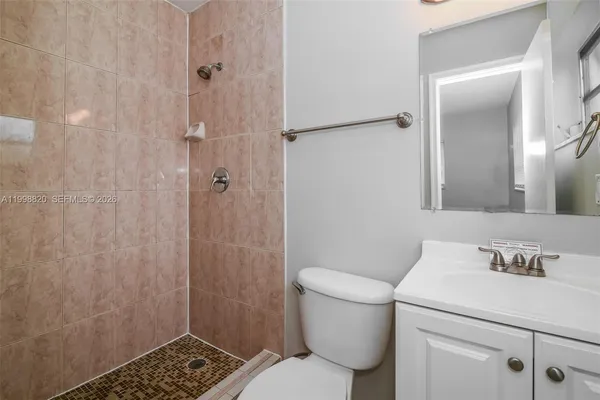 $2,435 | 161 Northeast 20th Street, Pompano Beach, FL 33060