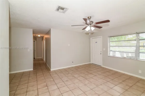 $2,435 | 161 Northeast 20th Street, Pompano Beach, FL 33060