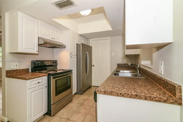 $2,435 | 161 Northeast 20th Street, Pompano Beach, FL 33060