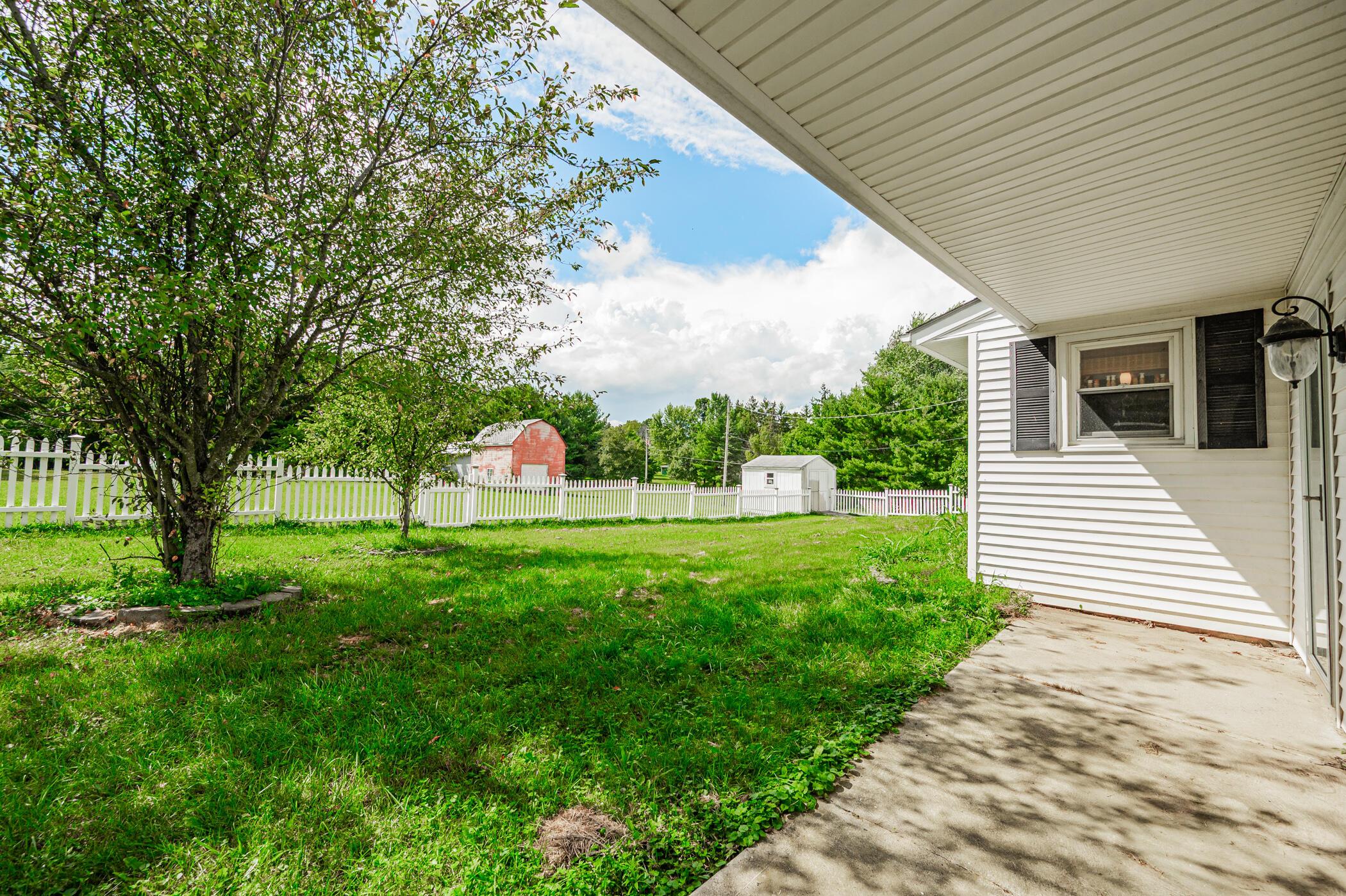 7331 Northridge Road Johnstown, OH 43031 - Photo 11 of 20 7331 northridge 051 patio