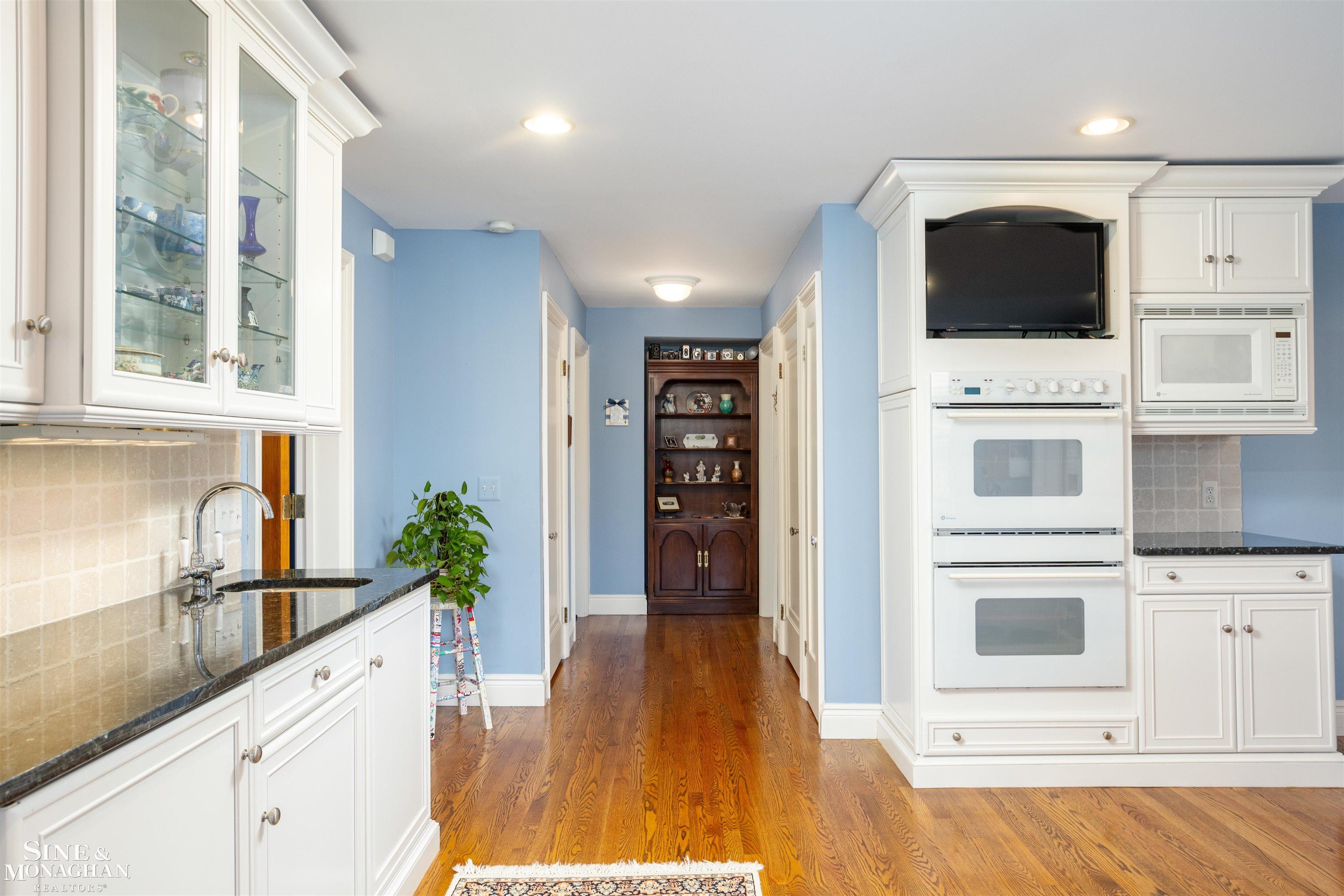 532 Lincoln Road Grosse Pointe, MI 48230 - Photo 11 of 71 50133585-E0C611A4-2053-42DE-B8B3-6109889886B5.JPG