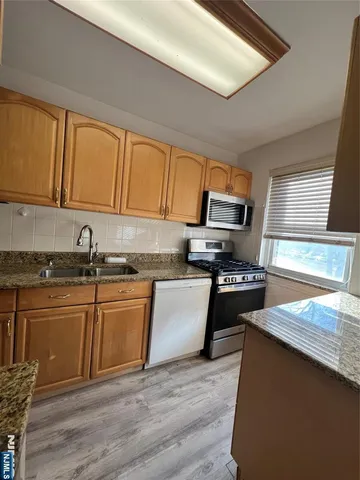 $299,000 | 1473 Terrace Circle, Unit 3, Teaneck, NJ 07666