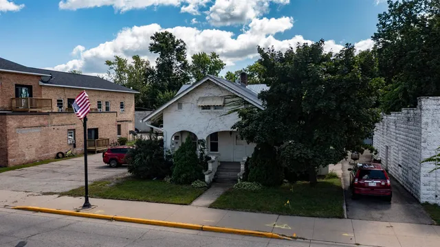 $199,000 | 103 West Main Street, Weyauwega, WI 54983