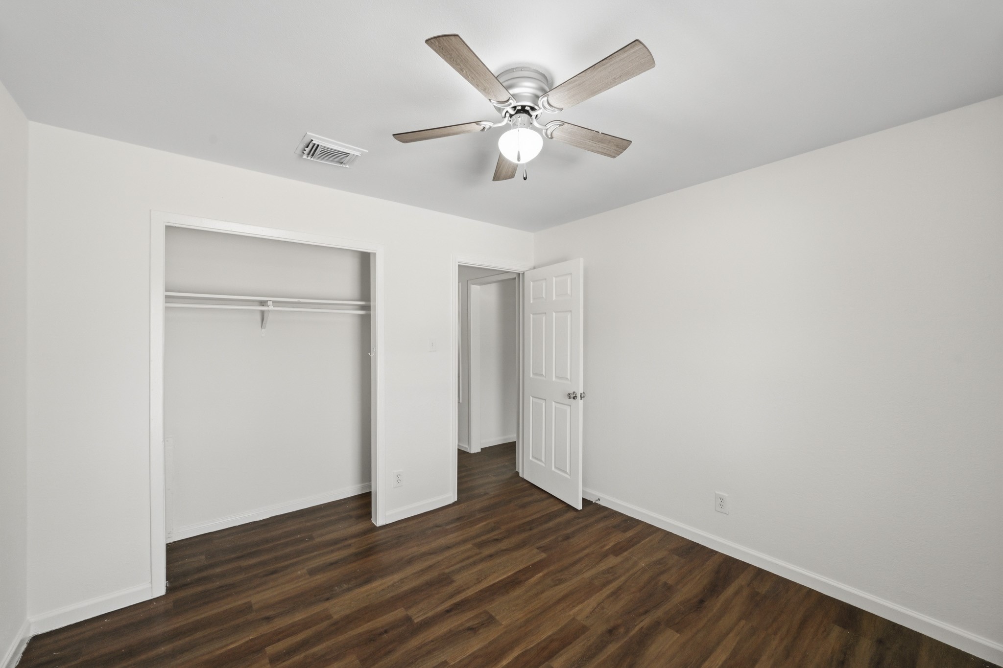 7303 Housman, Unit B Houston, TX 77055 - Photo 12 of 19 Gallery Image 12