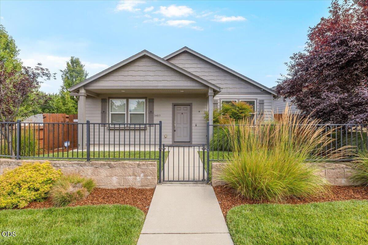1403 Spring Street Medford, OR 97504 - Photo 1 of 20 Gallery Image 1