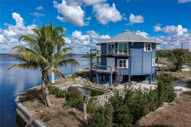 $925,000 | 321 Bayridge Place, Punta Gorda, FL 33950