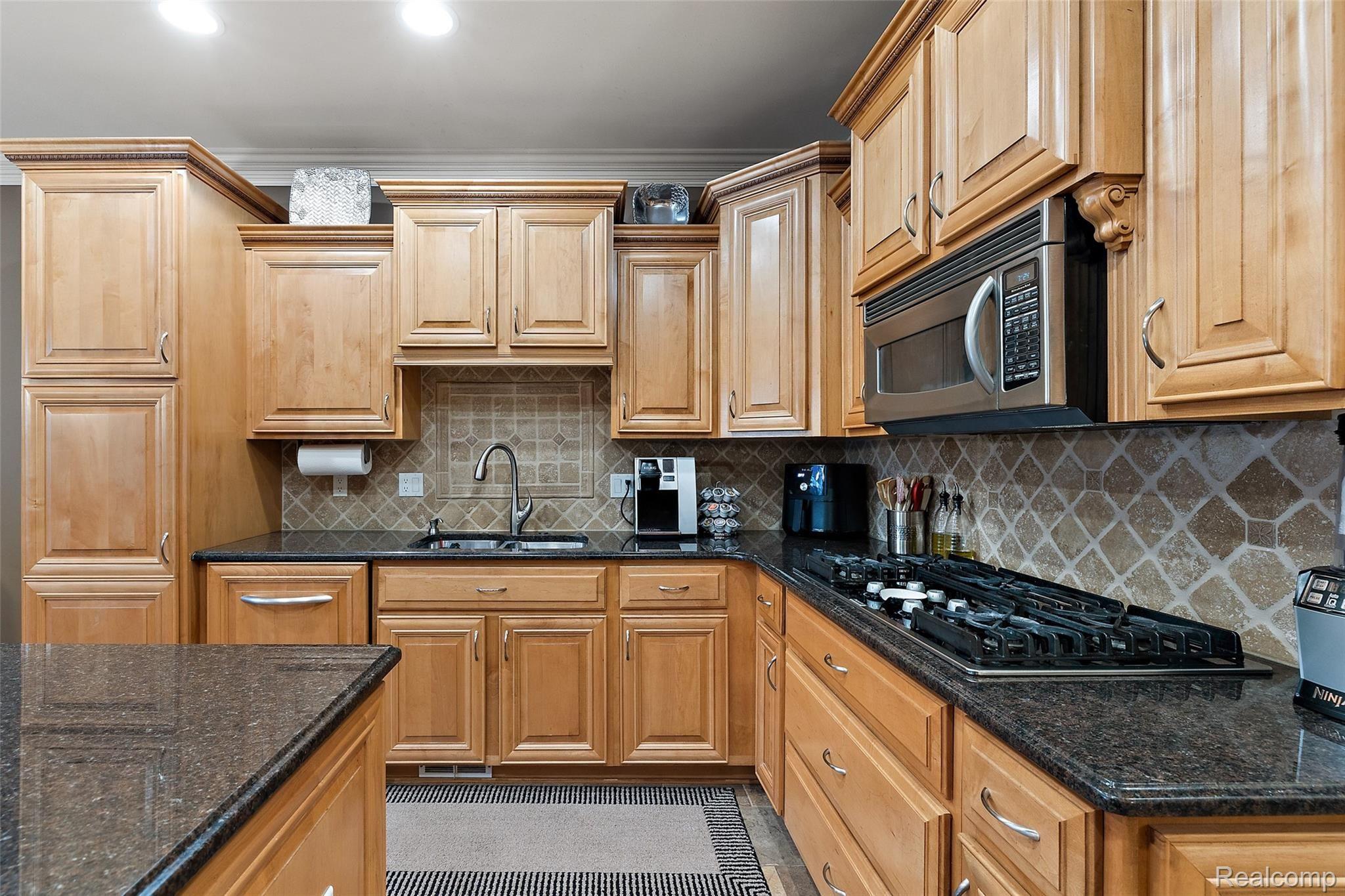50646 Nesting Ridge Drive Macomb, MI 48044 - Photo 17 of 48 50646 Nesting Ridge-26.jpg