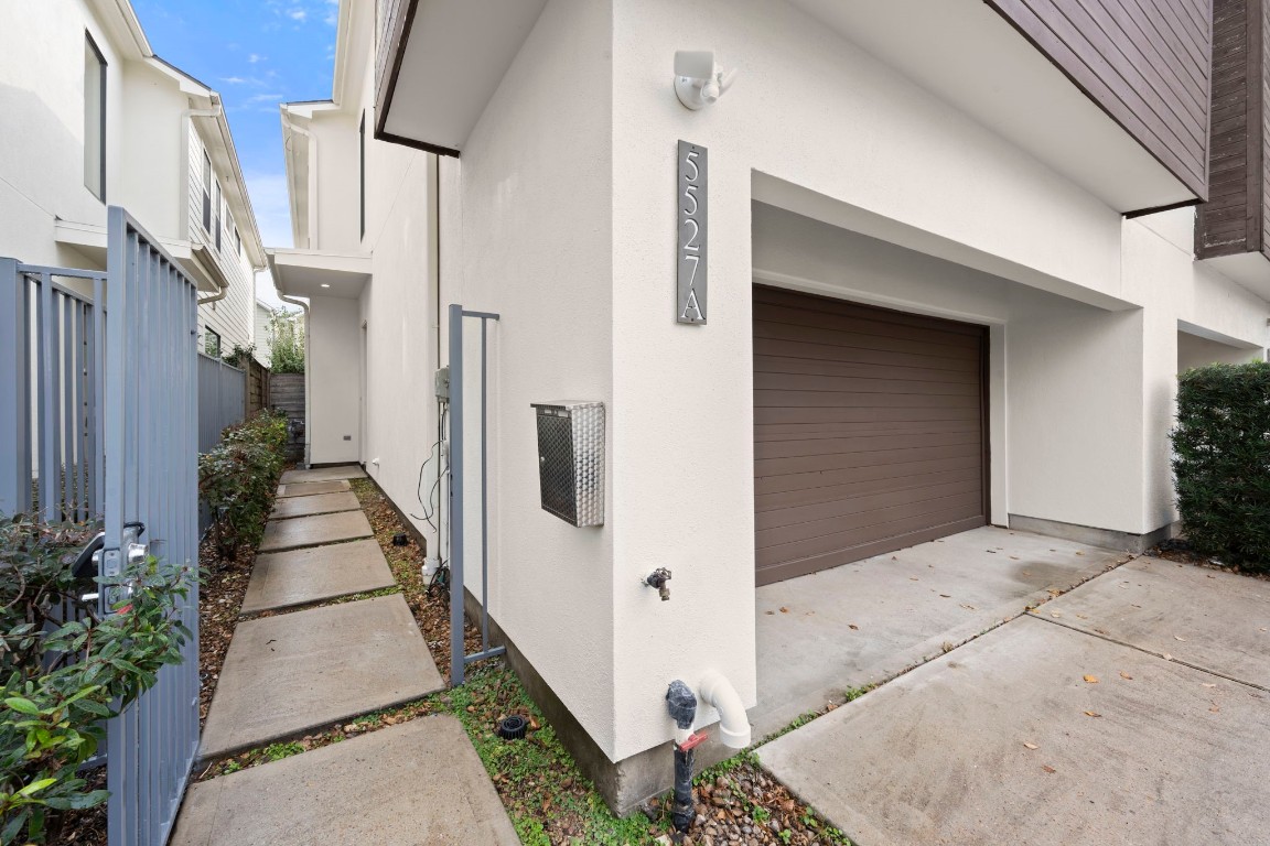 5527 Darling Street, Unit A Houston, TX 77007 - Photo 4 of 31