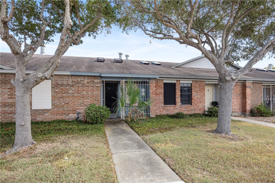 1818 Rodd Field Road, Unit D2 Corpus Christi, TX 78412 - Photo 2 of 35 Gallery Image 2