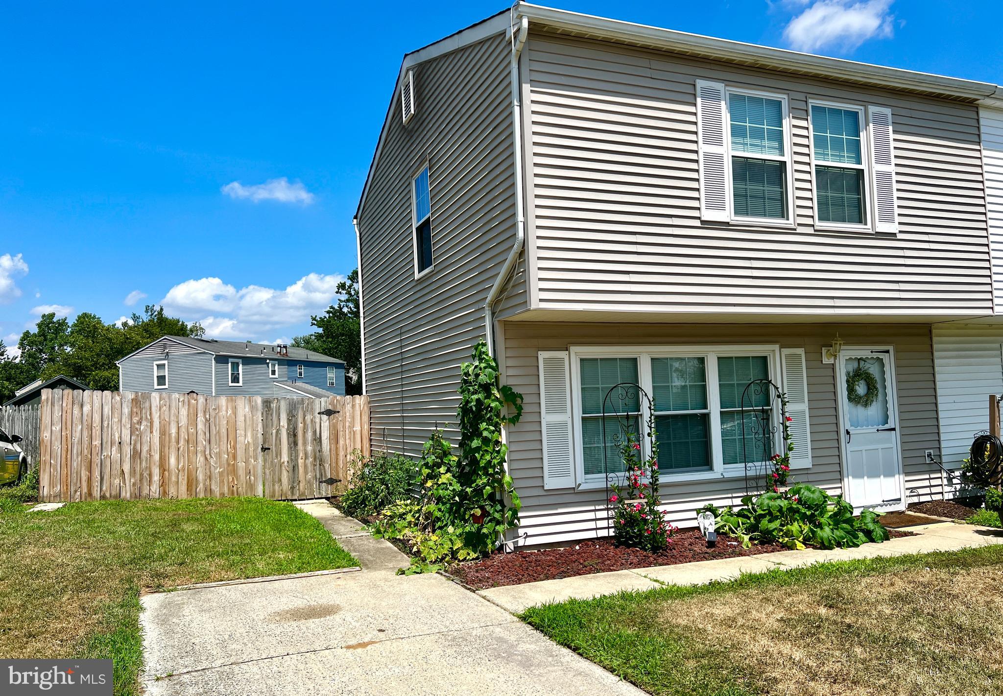 65 Farmhouse Road Sicklerville, NJ 08081 - Photo 2 of 15