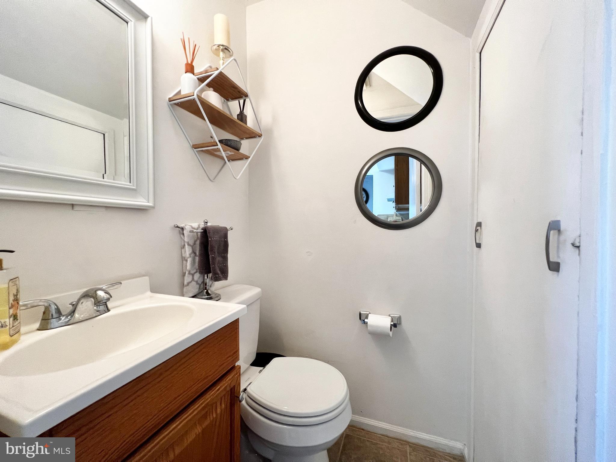 65 Farmhouse Road Sicklerville, NJ 08081 - Photo 9 of 15 Half Bath