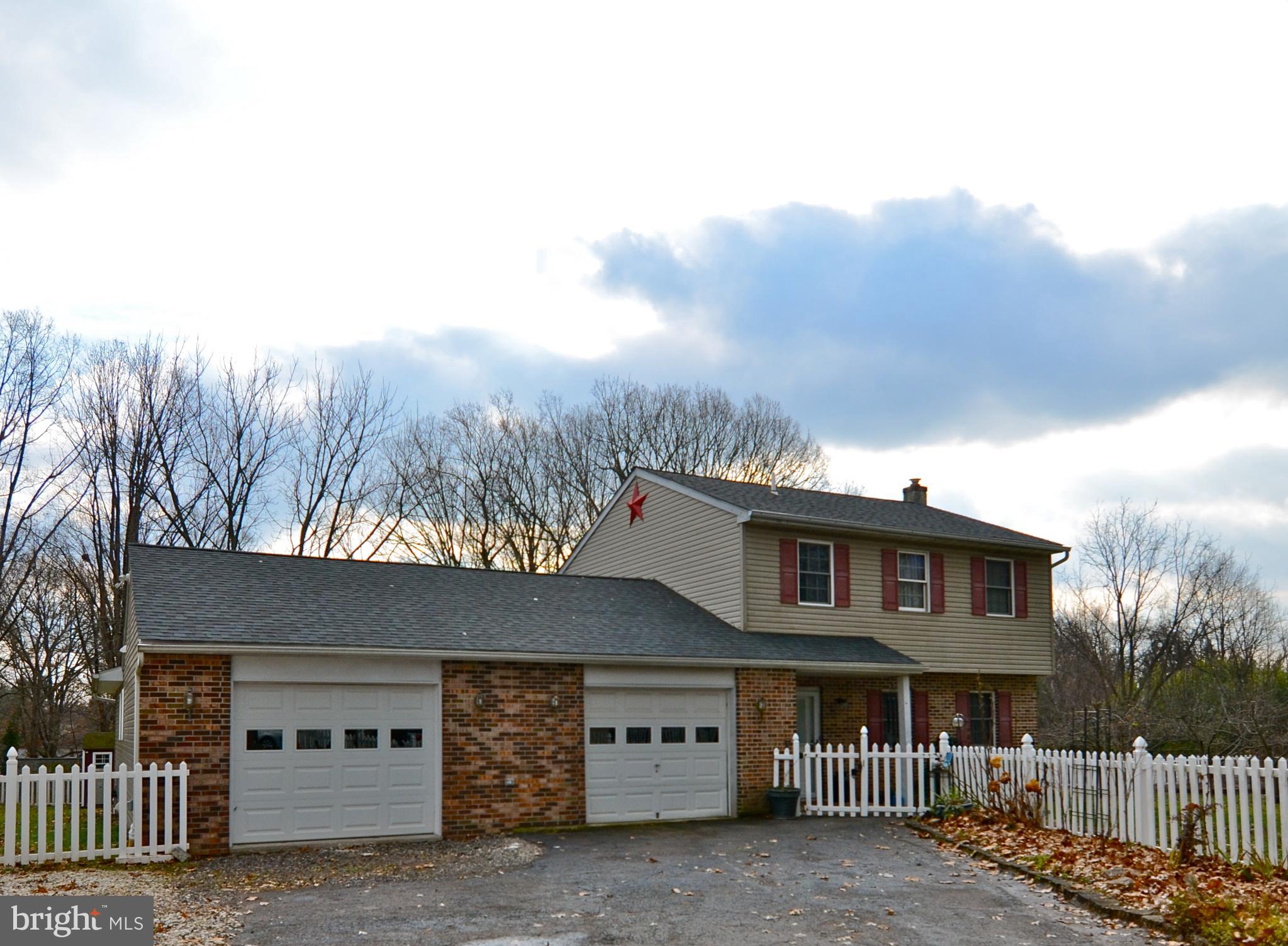 560 Broad Street Spring City, PA 19475 - Photo 1 of 33