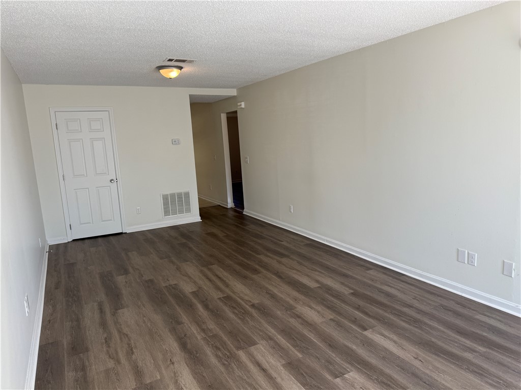 890 East Cherry Street, Unit 102 Jesup, GA 31546 - Photo 2 of 15