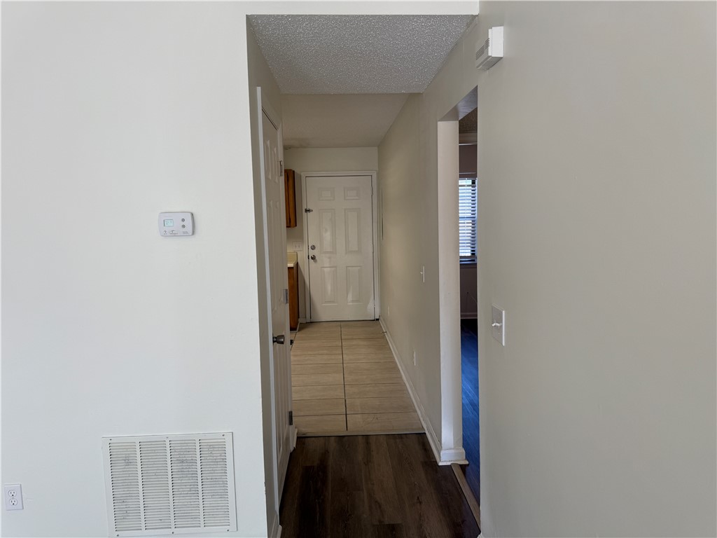 890 East Cherry Street, Unit 102 Jesup, GA 31546 - Photo 4 of 15