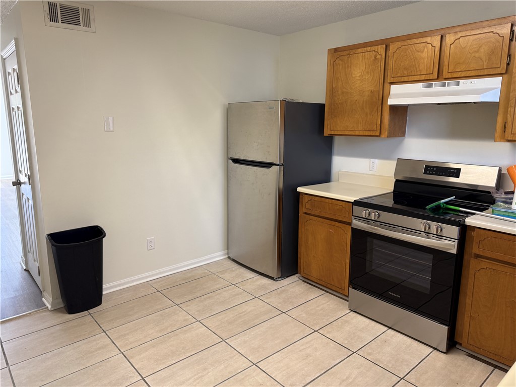 890 East Cherry Street, Unit 102 Jesup, GA 31546 - Photo 6 of 15