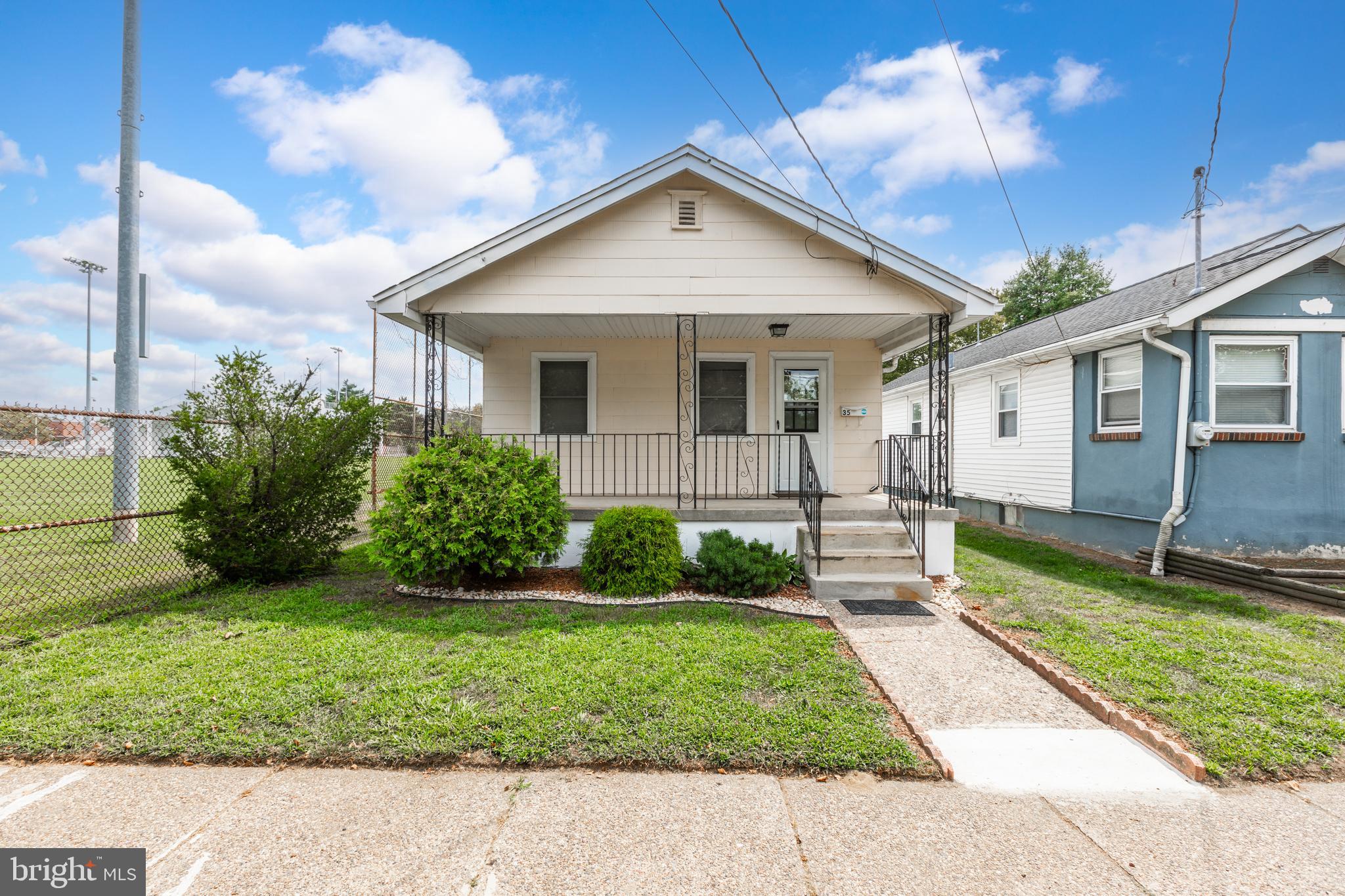 35 Front Street Palmyra, NJ 08065 - Photo 1 of 25 Front View