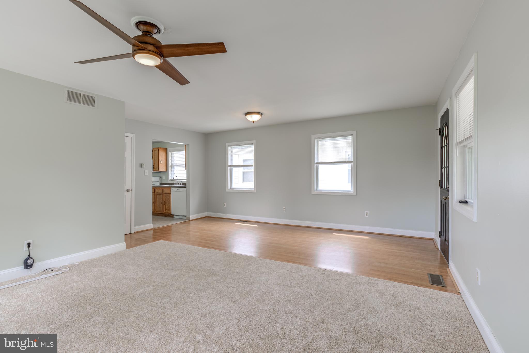 35 Front Street Palmyra, NJ 08065 - Photo 8 of 25 Living