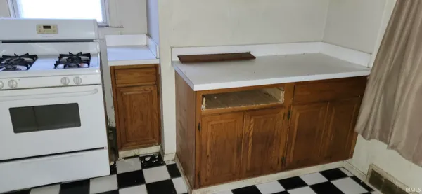 $124,900 | 814 Cassopolis Street, Elkhart, IN 46514