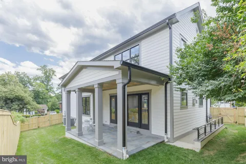 $2,500,000 | 6301 Phyllis Lane, Bethesda, MD 20817