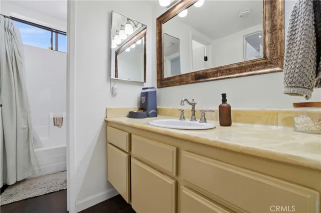 $680,000 | 2123 Temple Avenue, Signal Hill, CA 90755