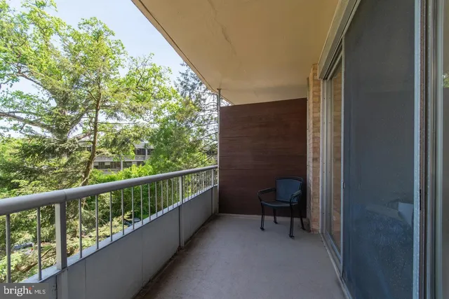 $175,000 | 100 West Avenue, Unit 211S, Jenkintown, PA 19046