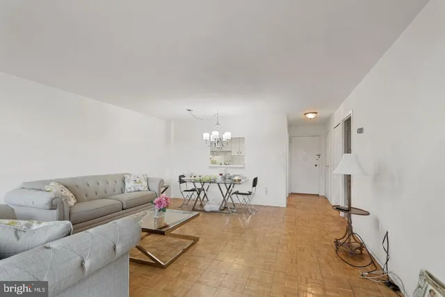 $175,000 | 100 West Avenue, Unit 211S, Jenkintown, PA 19046