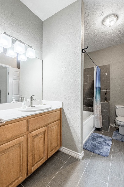 22 Greenway Drive Trinity, TX 75862 - Photo 25 of 29 a spacious bathroom with a double vanity sink and a mirror