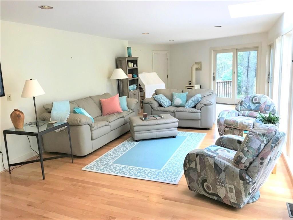 111 Sea Road Kennebunk, ME 04043 - Photo 3 of 24 Living Room