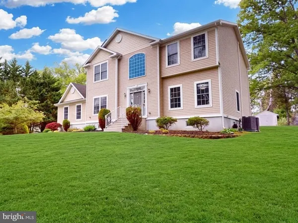 $819,900 | 226 Ark Road, Mount Laurel, NJ 08054