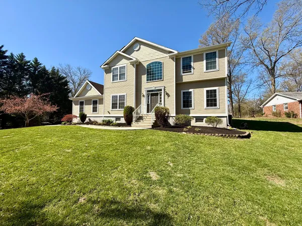 $819,900 | 226 Ark Road, Mount Laurel, NJ 08054