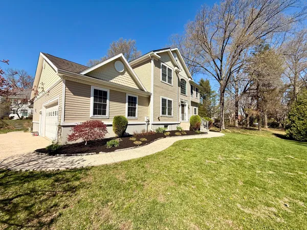 $819,900 | 226 Ark Road, Mount Laurel, NJ 08054