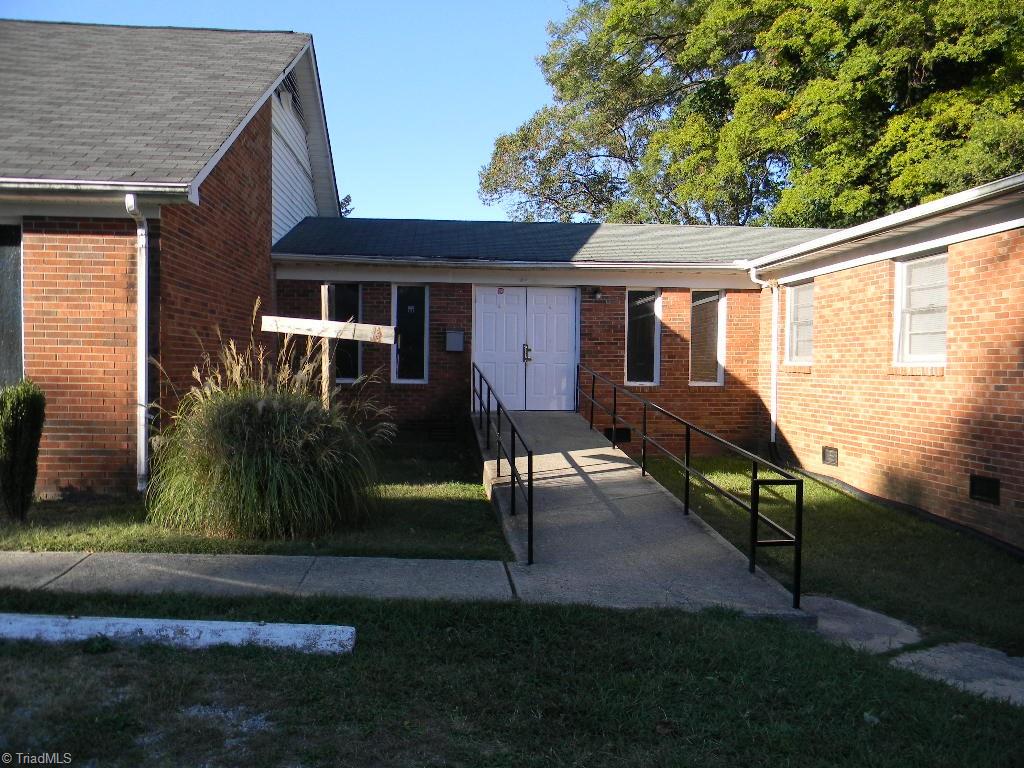402 Cedar Street High Point, NC 27260 - Photo 2 of 27 Gallery Image 2