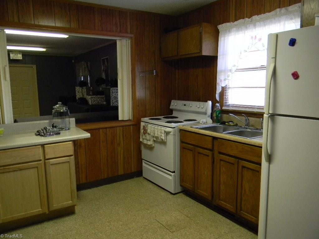 402 Cedar Street High Point, NC 27260 - Photo 11 of 27 Gallery Image 11