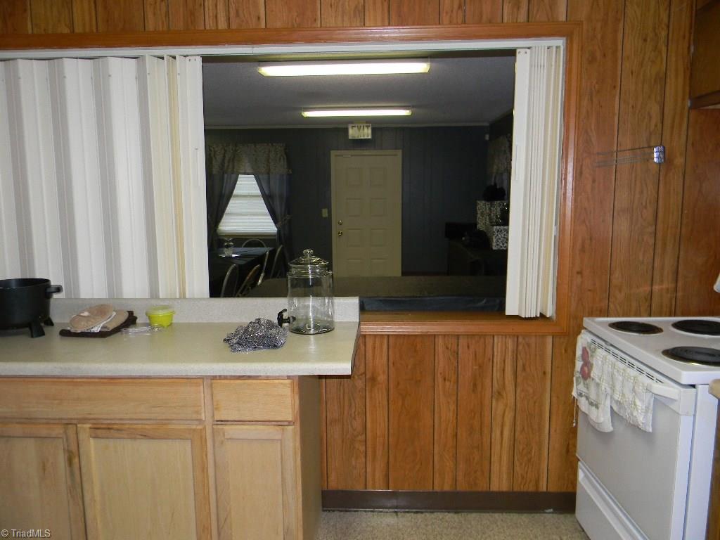 402 Cedar Street High Point, NC 27260 - Photo 10 of 27 Gallery Image 10