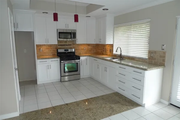 $1,795 | 15406 Ensenada Drive, Houston, TX 77083