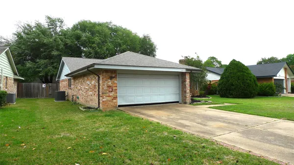 $1,795 | 15406 Ensenada Drive, Houston, TX 77083