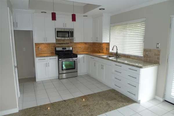 $1,795 | 15406 Ensenada Drive, Houston, TX 77083