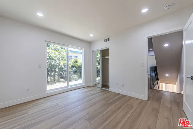 $4,578 | 5436 Romaine Street, Unit 1/2, Los Angeles, CA 90038