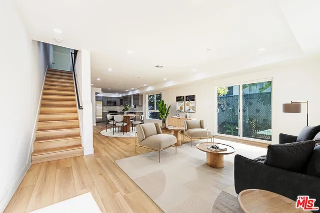 $4,578 | 5436 Romaine Street, Unit 1/2, Los Angeles, CA 90038