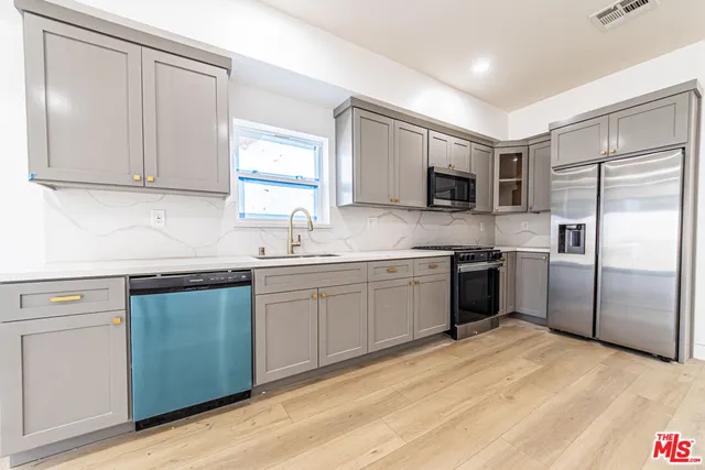 $4,578 | 5436 Romaine Street, Unit 1/2, Los Angeles, CA 90038