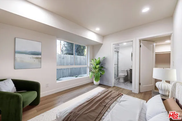 $4,578 | 5436 Romaine Street, Unit 1/2, Los Angeles, CA 90038