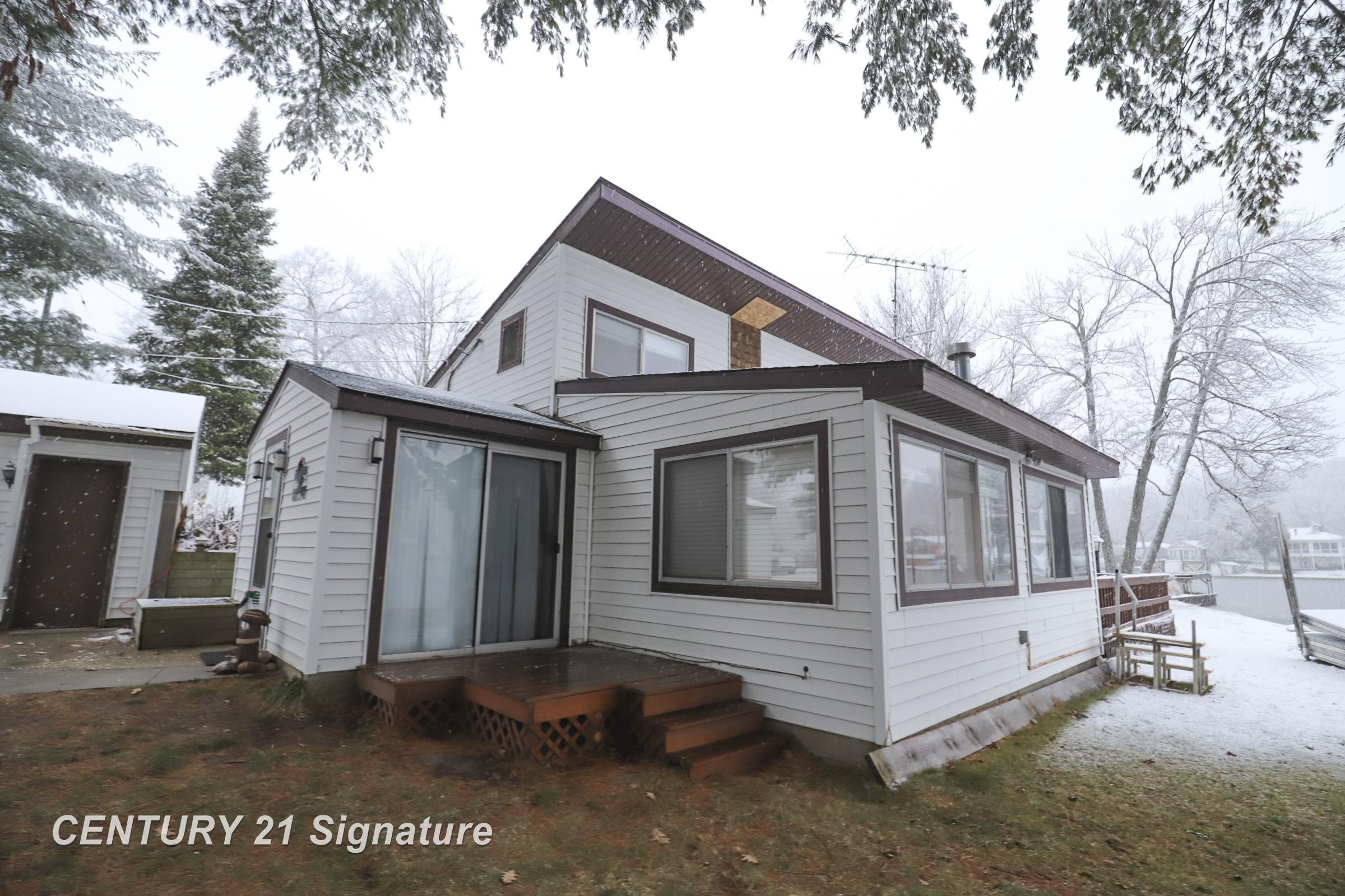 1853 Arbor Road Lake, MI 48632 - Photo 3 of 40