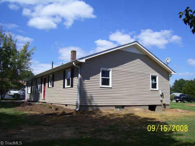 509 Jackson Rd Extension Mount Airy, NC 27030 - Photo 3 of 9 Other. Right side of home from front