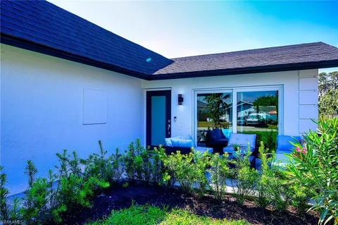 $975,000 | 540 102nd Avenue North, Naples, FL 34108