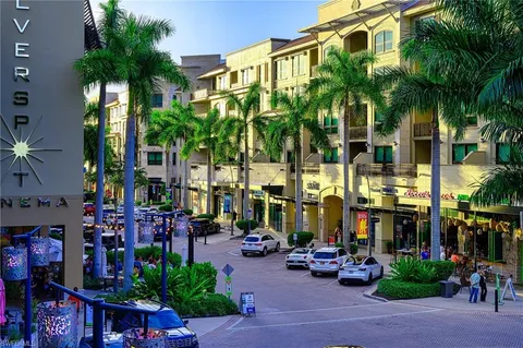 $975,000 | 540 102nd Avenue North, Naples, FL 34108