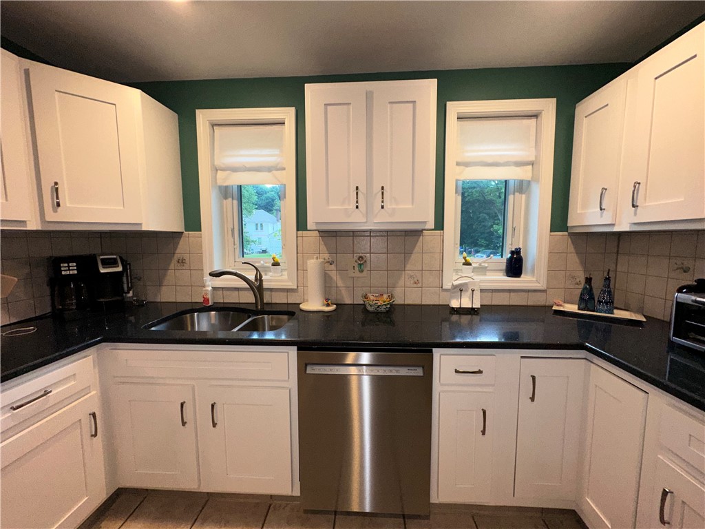 370 Old River Road Lincoln, RI 02838 - Photo 17 of 27 Gallery Image 17