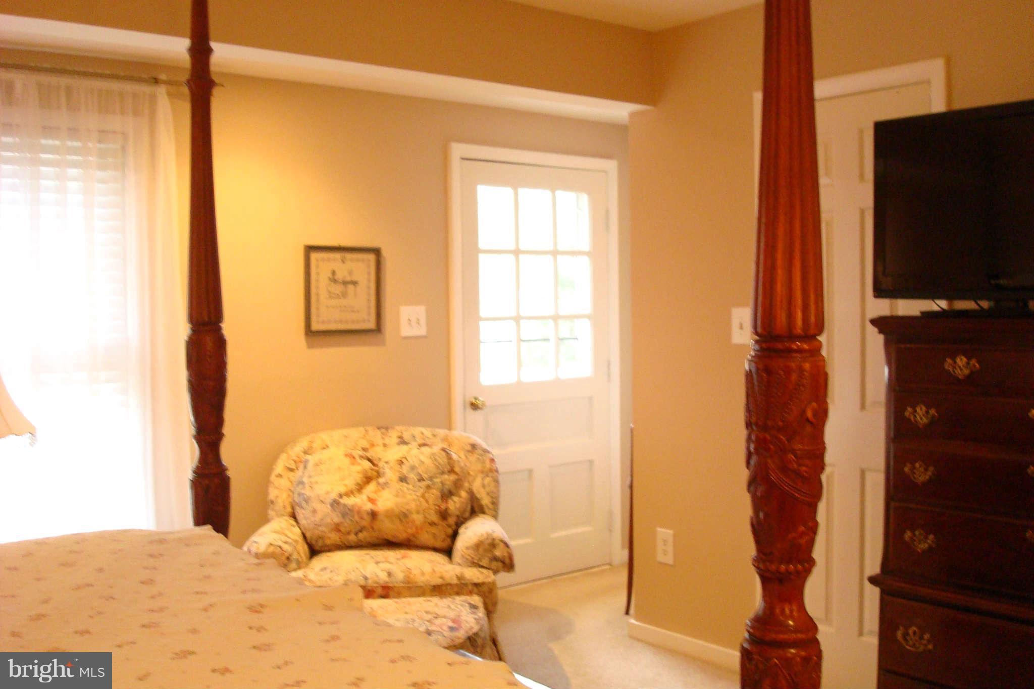 5004 Pheasant Ridge Road Fairfax, VA 22030 - Photo 11 of 29 Bedroom (Master)