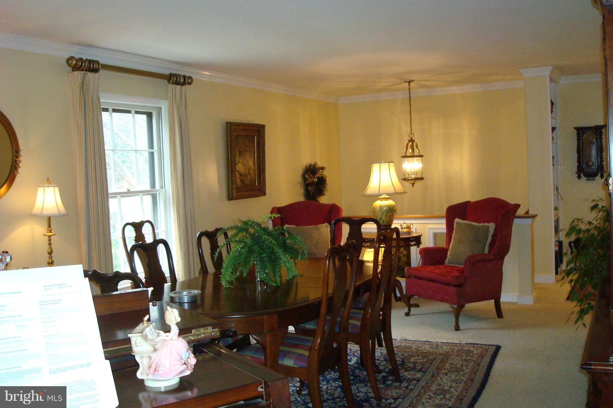 5004 Pheasant Ridge Road Fairfax, VA 22030 - Photo 6 of 29 Living Room